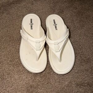 Minnetonka White Women's Sandals
